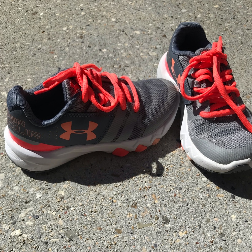 Girls Under Armor Tennis Shoes